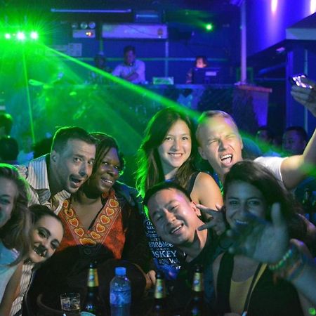Lucky Backpacker Hostel В'єнтьян Екстер'єр фото