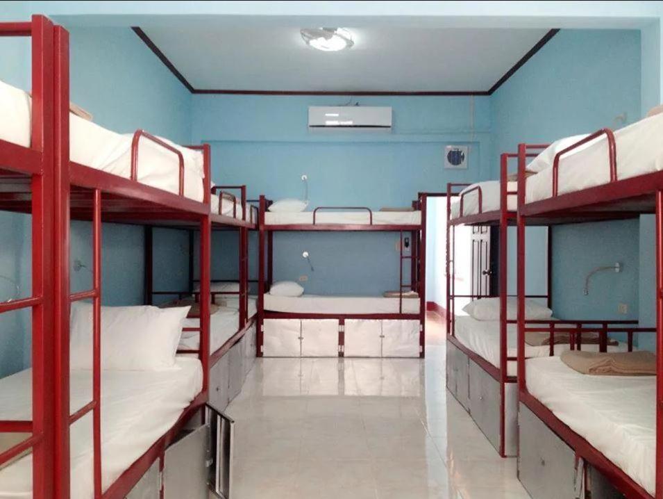 Lucky Backpacker Hostel В'єнтьян Екстер'єр фото