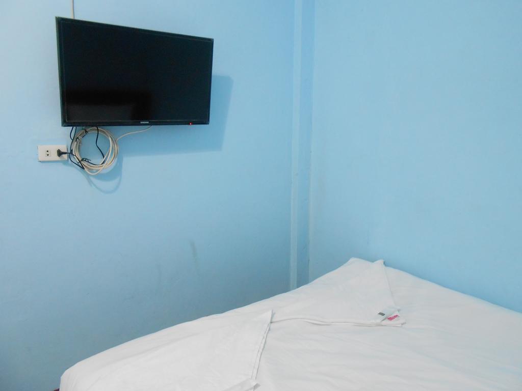 Lucky Backpacker Hostel В'єнтьян Екстер'єр фото